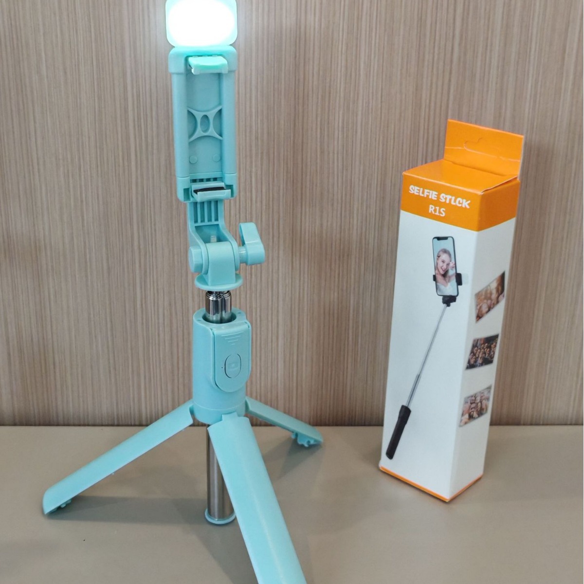 Image of Selfie Stick R1s Cell Phone Selfie Stick Portable All-in-one Bluetooth Remote Control Fill Light Live Streaming Retractable Phone Holder