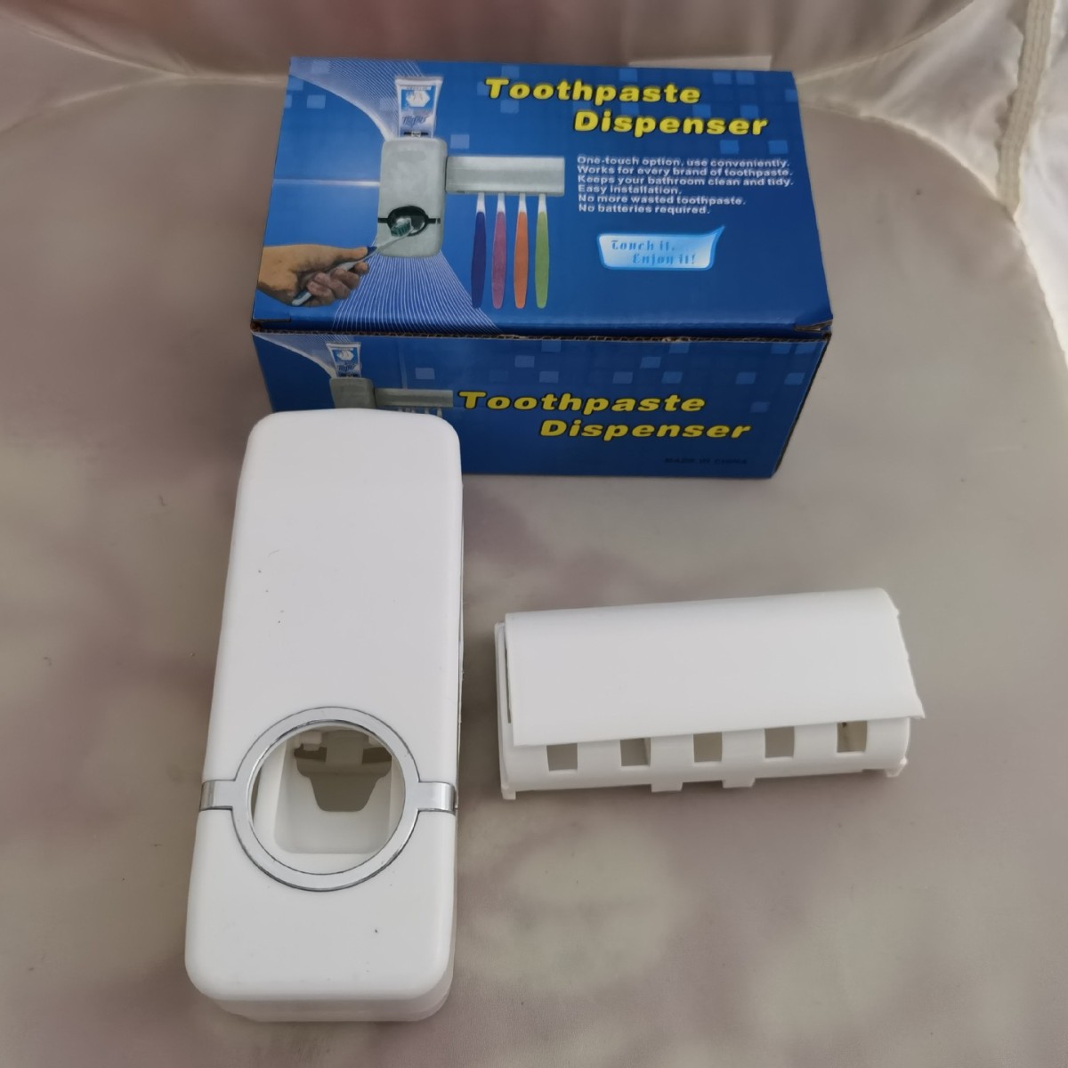 Image of Fully Automatic Color Toothpaste Squeezer & Wall-Mounted Bathroom Set