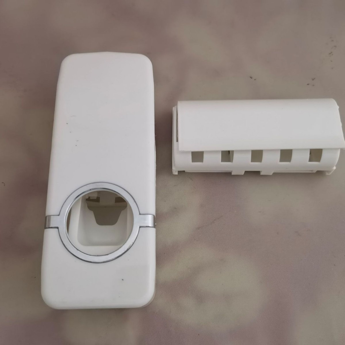 Image of Fully Automatic Color Toothpaste Squeezer & Wall-Mounted Bathroom Set